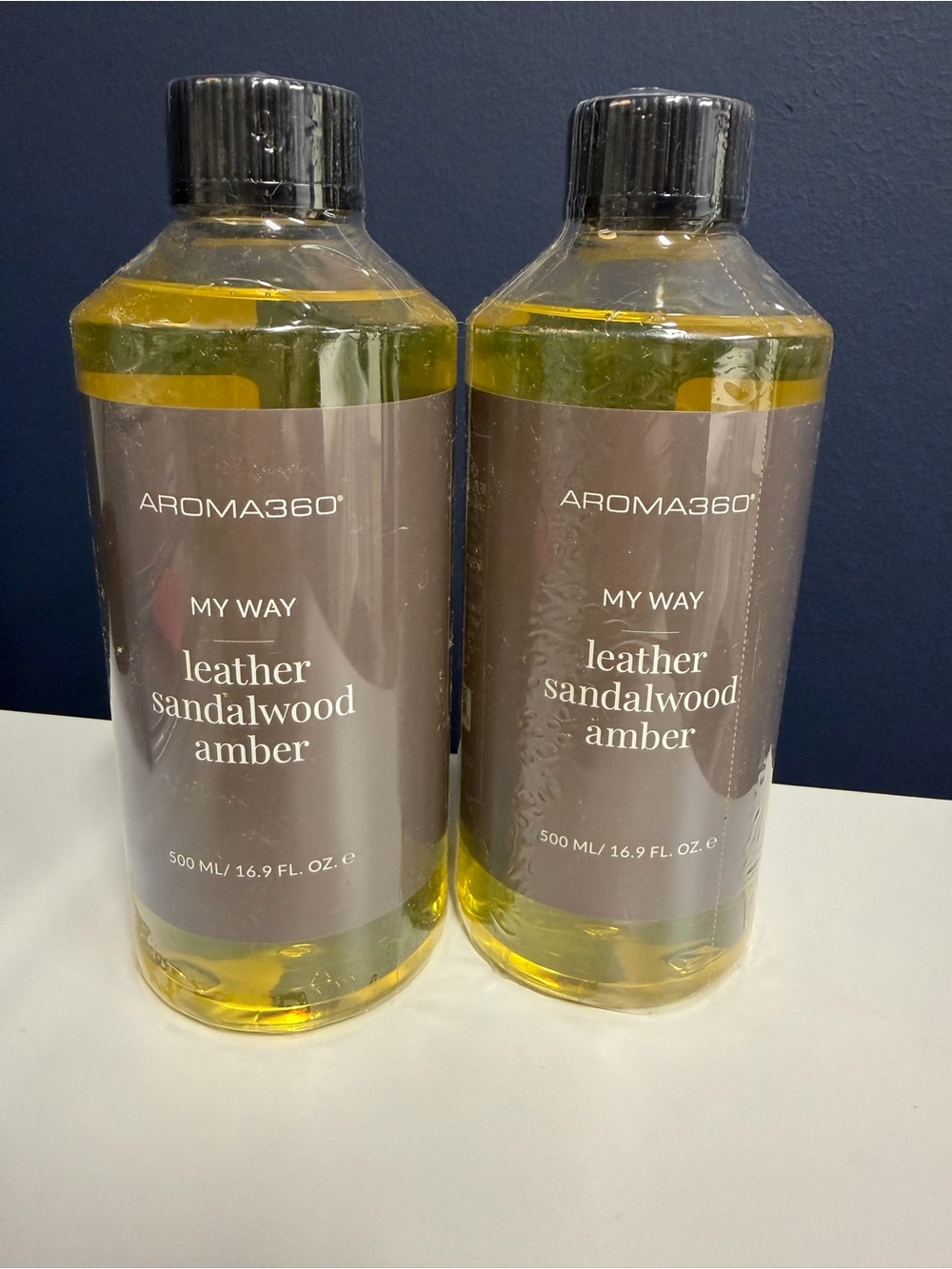 AROMA360 My Way Leather Sandalwood Amber